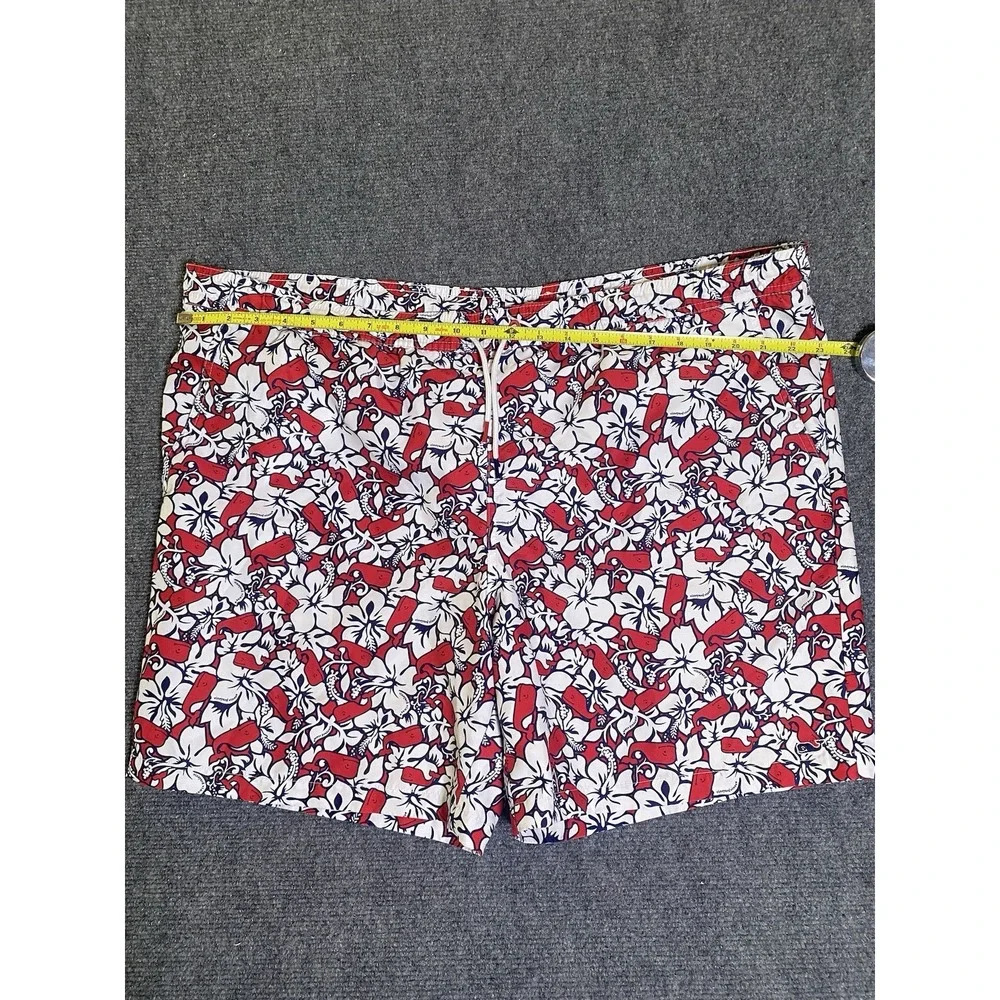 Vineyard Vines Men's XL Red/White/Blue Floral Whale Swim Trunks Lined